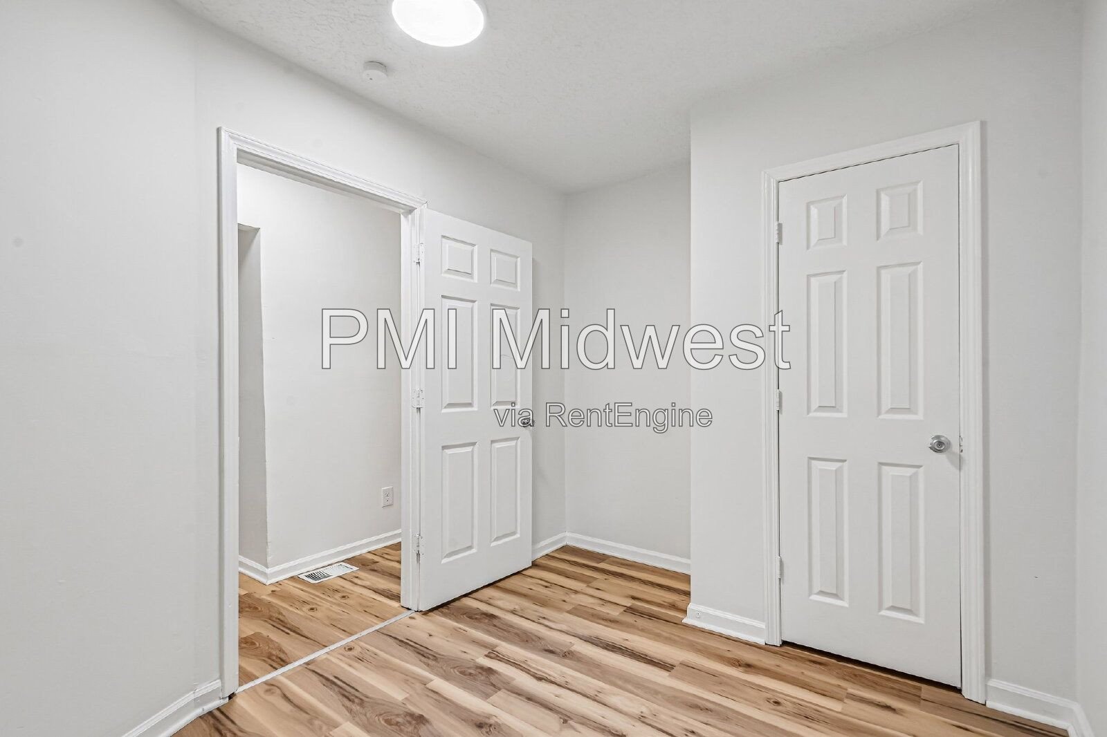 Charming 3-Bedroom Indianapolis Home with Spacious Layout and Modern Amenities! property image
