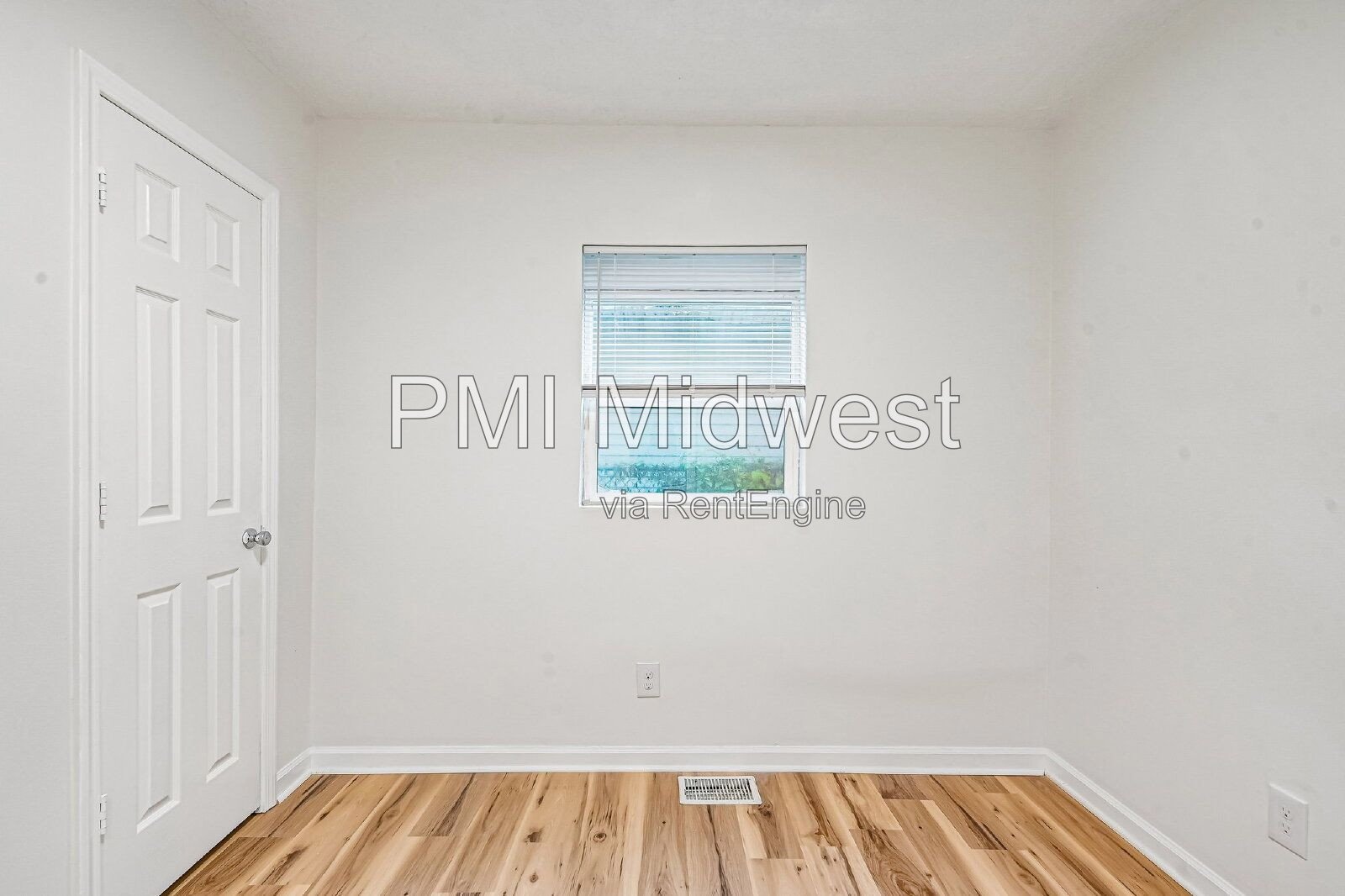 Charming 3-Bedroom Indianapolis Home with Spacious Layout and Modern Amenities! property image