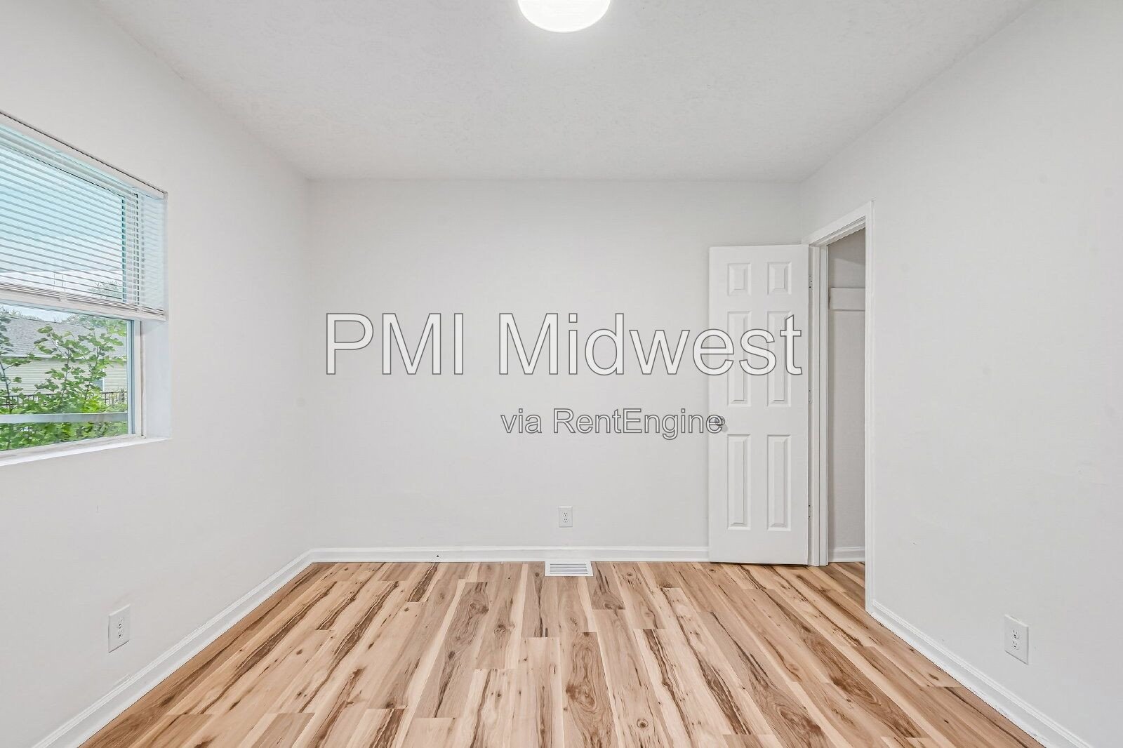 Charming 3-Bedroom Indianapolis Home with Spacious Layout and Modern Amenities! property image
