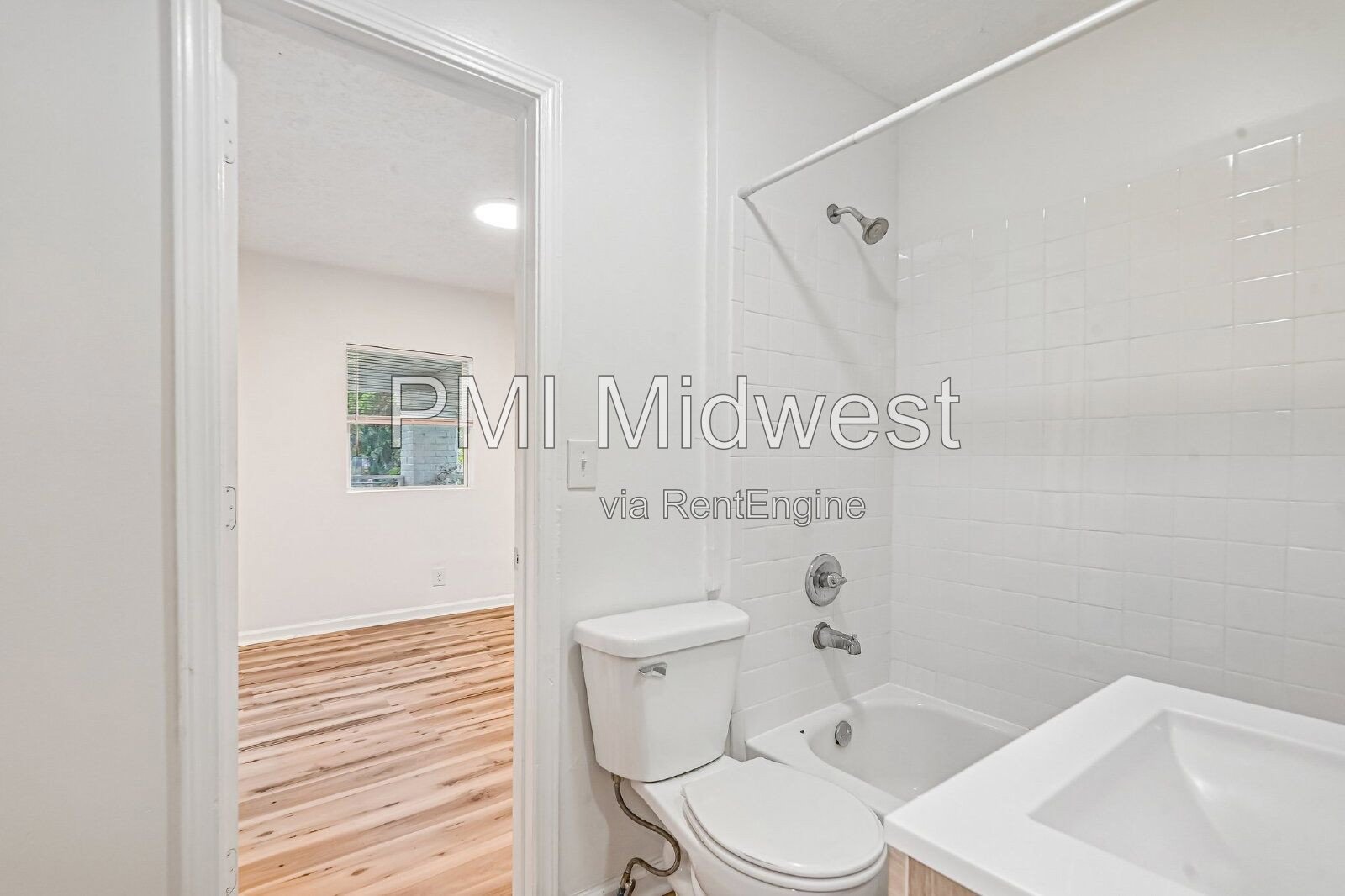 Charming 3-Bedroom Indianapolis Home with Spacious Layout and Modern Amenities! property image