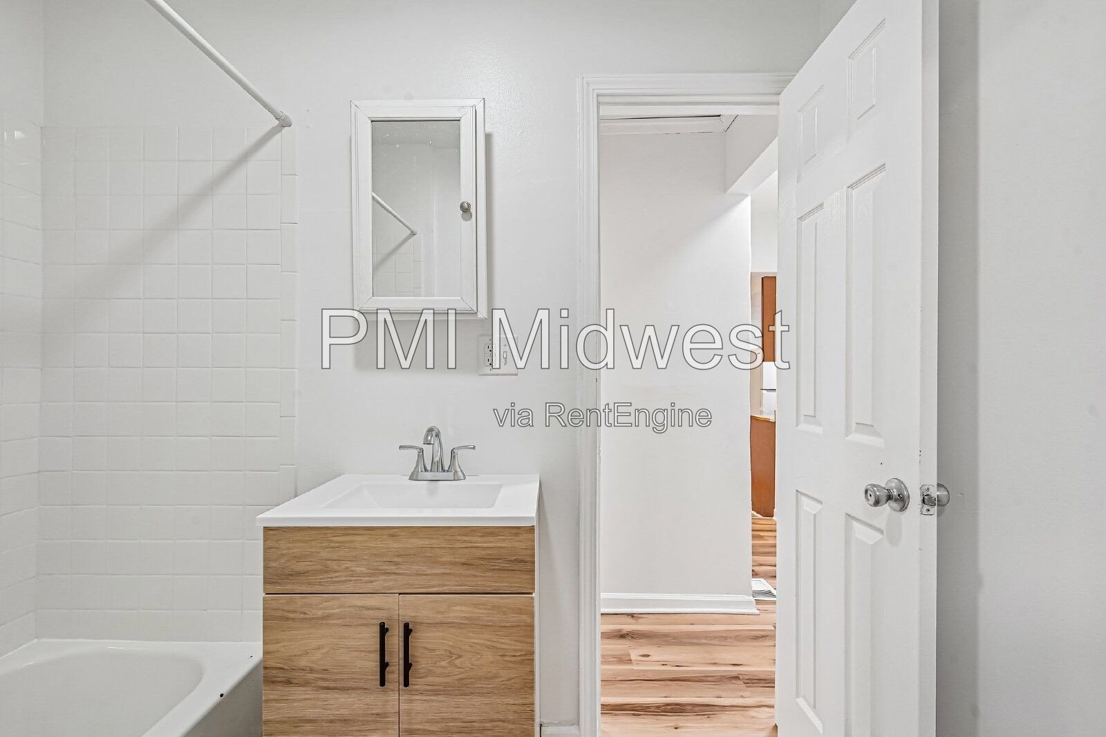 Charming 3-Bedroom Indianapolis Home with Spacious Layout and Modern Amenities! property image