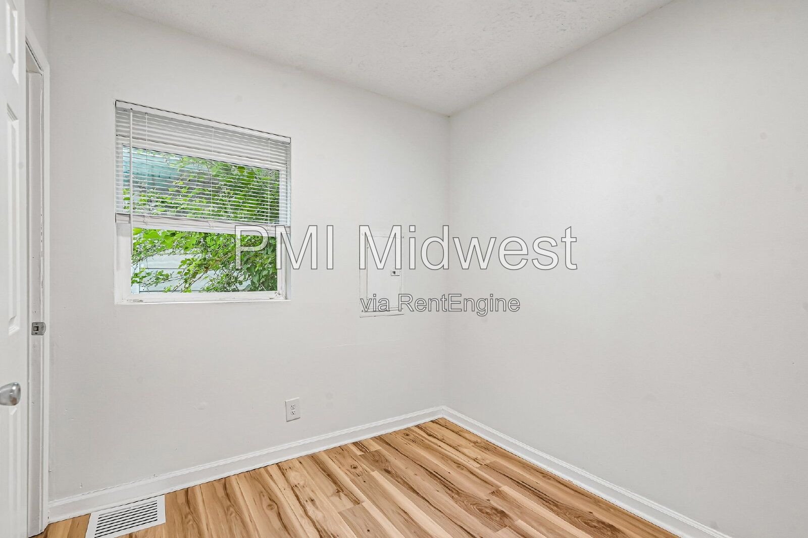 Charming 3-Bedroom Indianapolis Home with Spacious Layout and Modern Amenities! property image