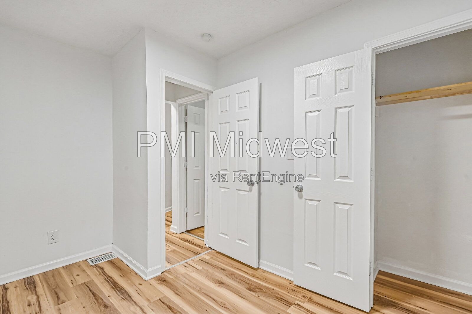 Charming 3-Bedroom Indianapolis Home with Spacious Layout and Modern Amenities! property image