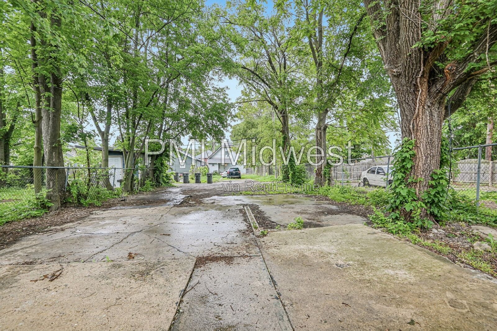 Charming 3-Bedroom Indianapolis Home with Spacious Layout and Modern Amenities! property image