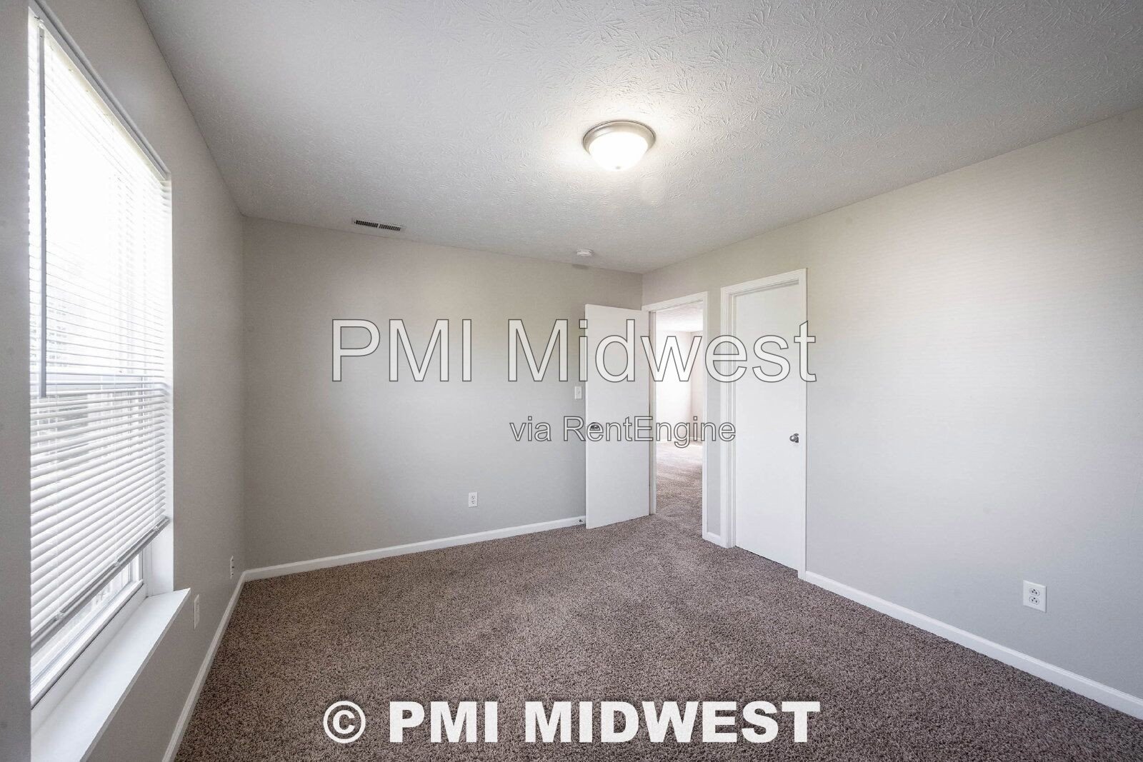 Great 3 Bedroom 2.5 Bathroom Home on the upper east side of Indy! property image