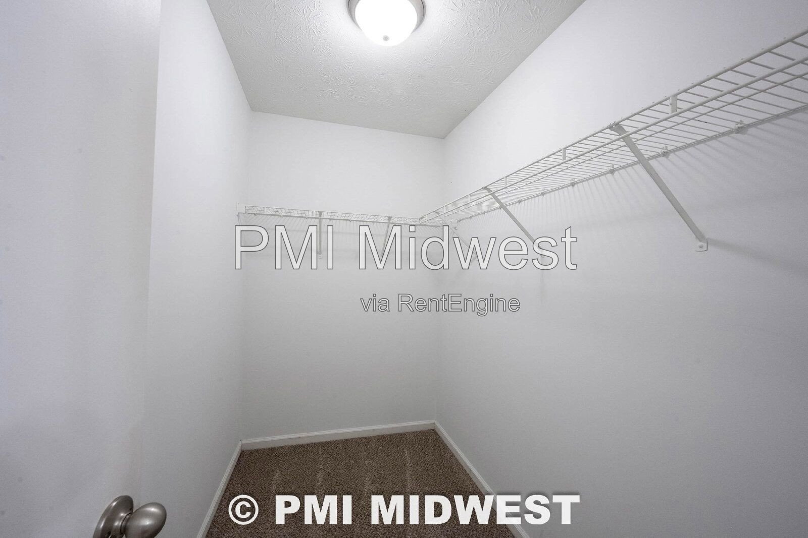Great 3 Bedroom 2.5 Bathroom Home on the upper east side of Indy! property image