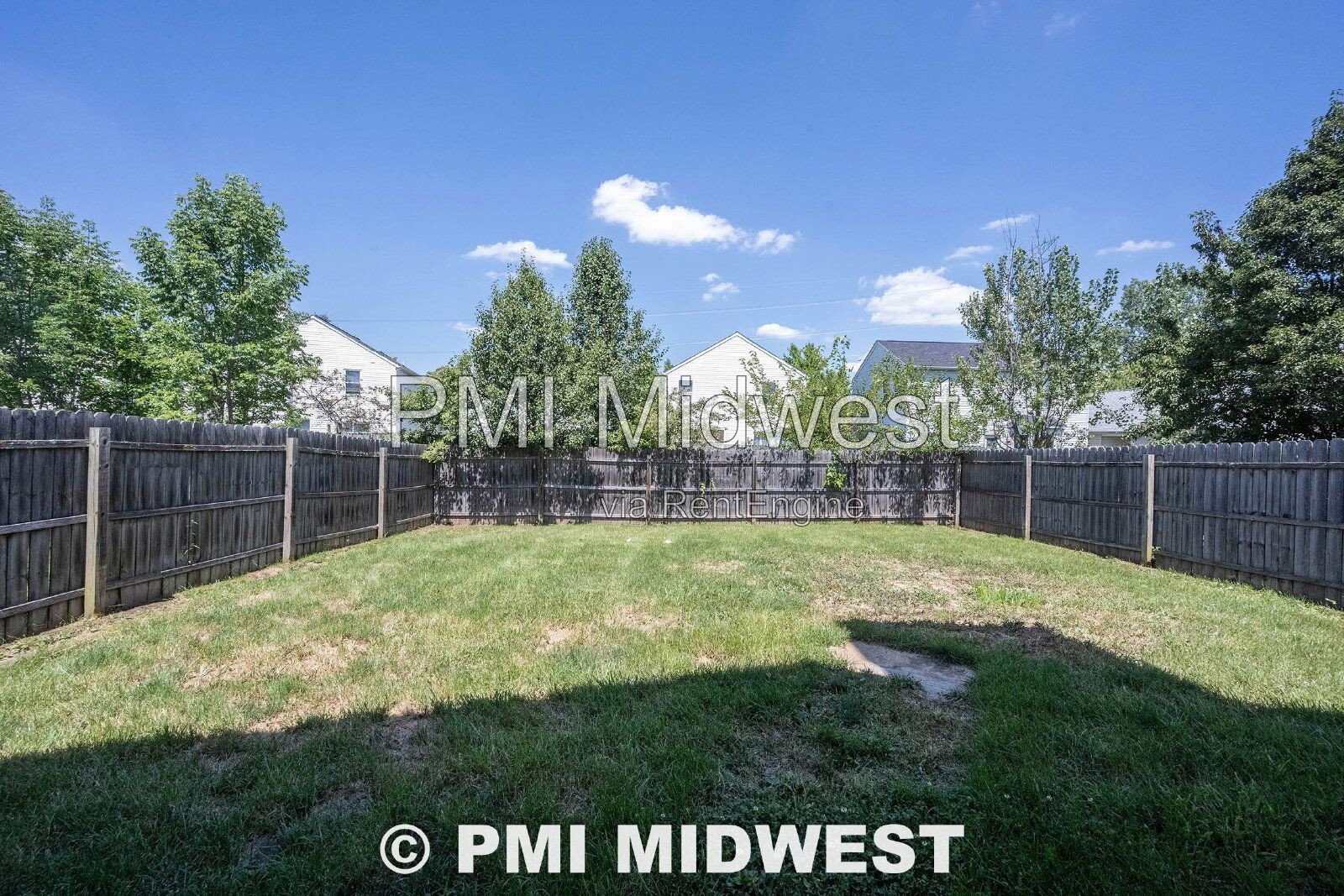 Great 3 Bedroom 2.5 Bathroom Home on the upper east side of Indy! property image