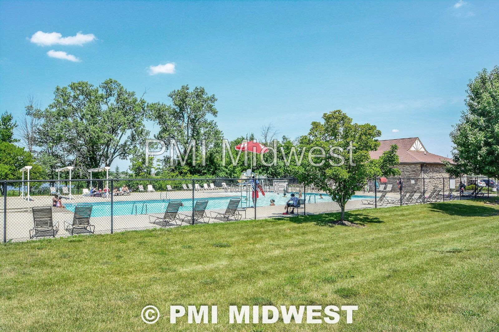 Great 3 Bedroom 2.5 Bathroom Home on the upper east side of Indy! property image