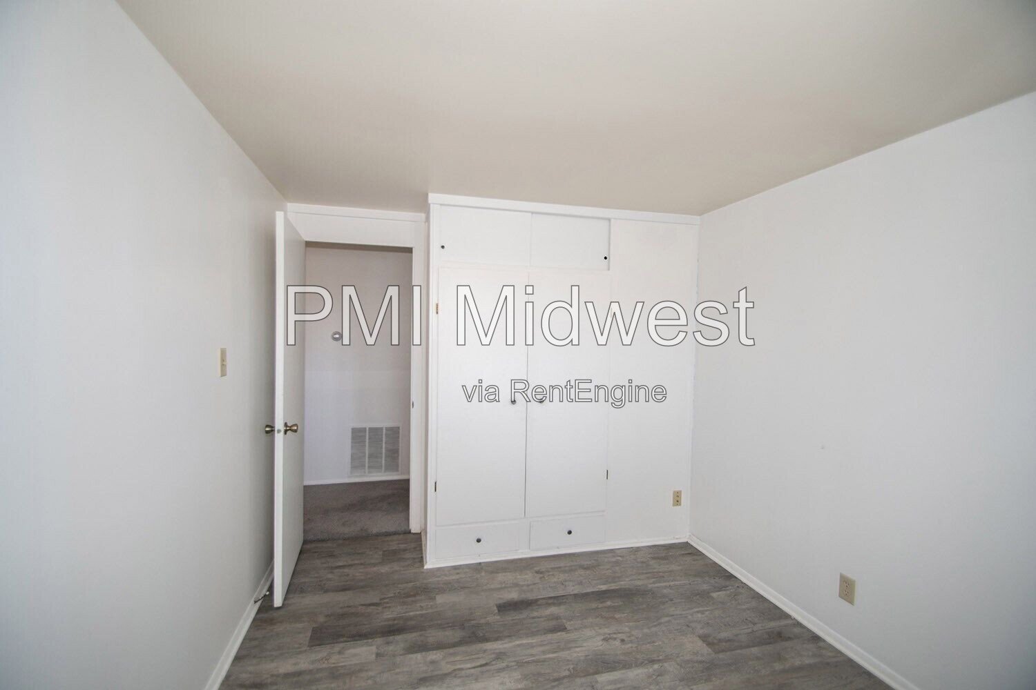 Easy Living on the Southeast Side property image