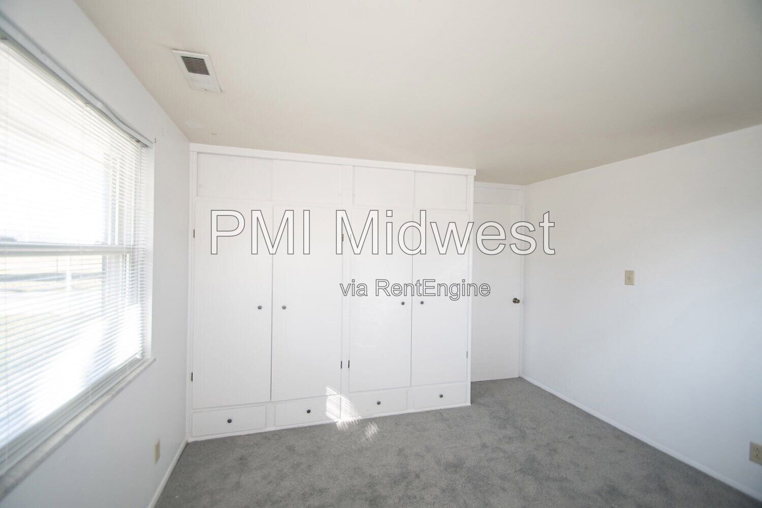 Easy Living on the Southeast Side property image