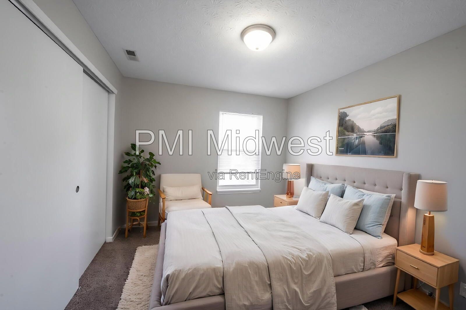 Great 3 Bedroom 2.5 Bathroom Home on the upper east side of Indy! property image