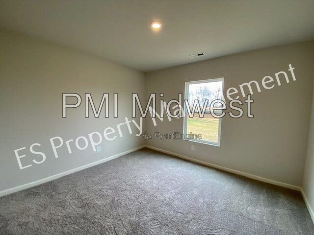 Gorgeous 5 Bedroom 3 Bathroom New Build in Muncie! property image