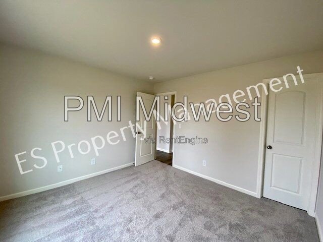 Gorgeous 5 Bedroom 3 Bathroom New Build in Muncie! property image
