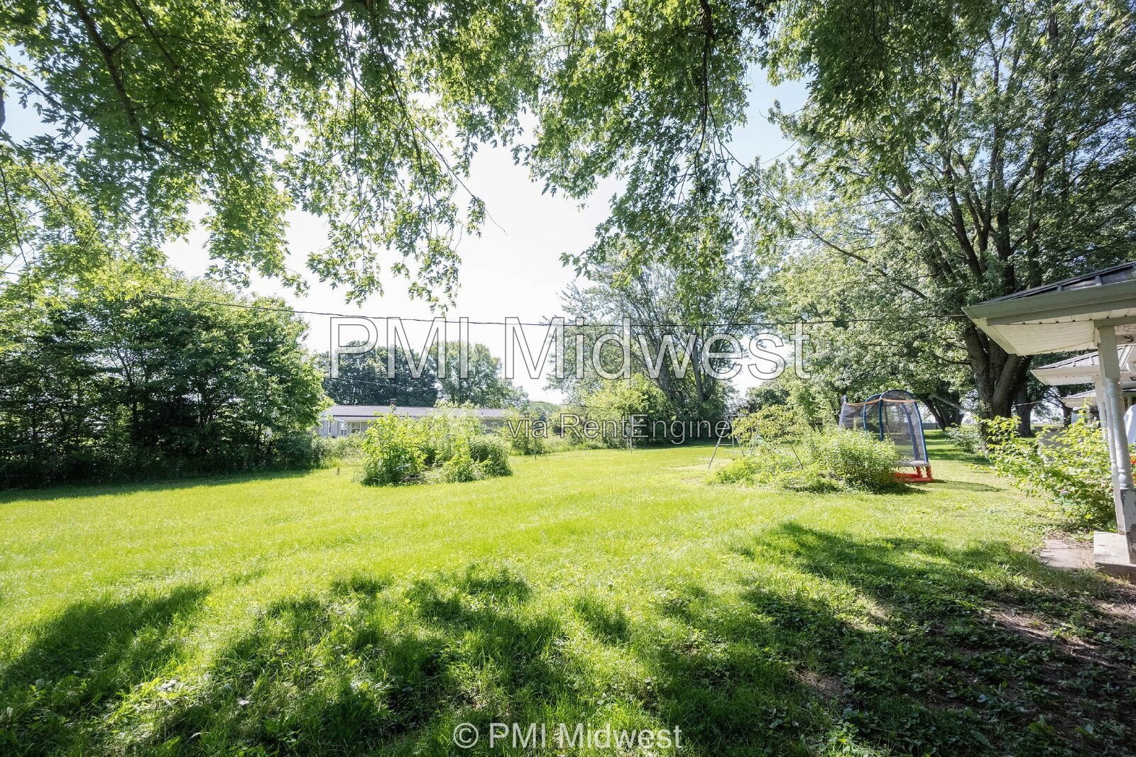 Charming 2-Bedroom Retreat at 570 W U.S. 52, Fountaintown – Cozy Comfort Awaits in 844 Sq Ft! property image