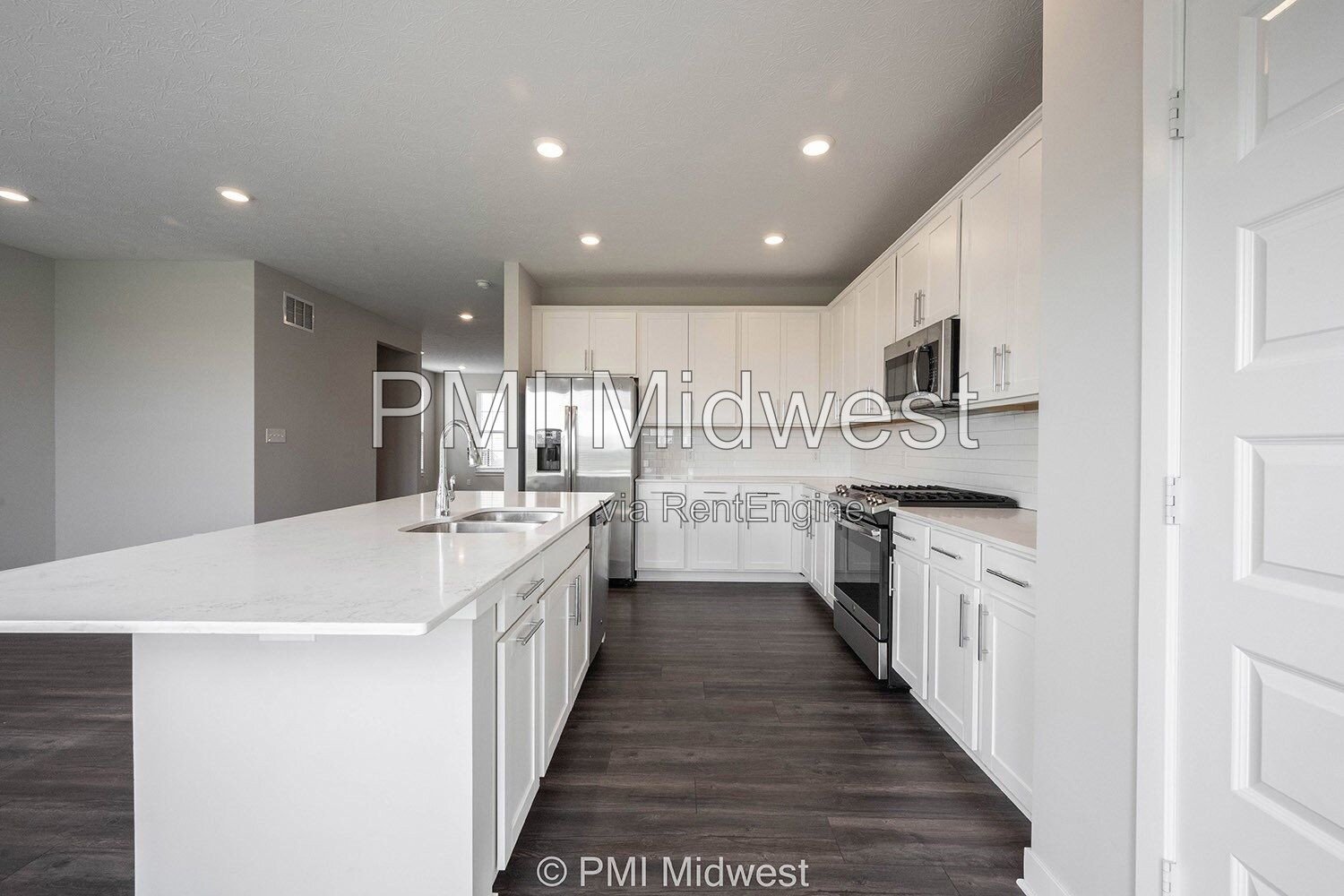 Spacious 3-Bed, 3.5 Bath Condo Gem in Prime Carmel Location!!! property image