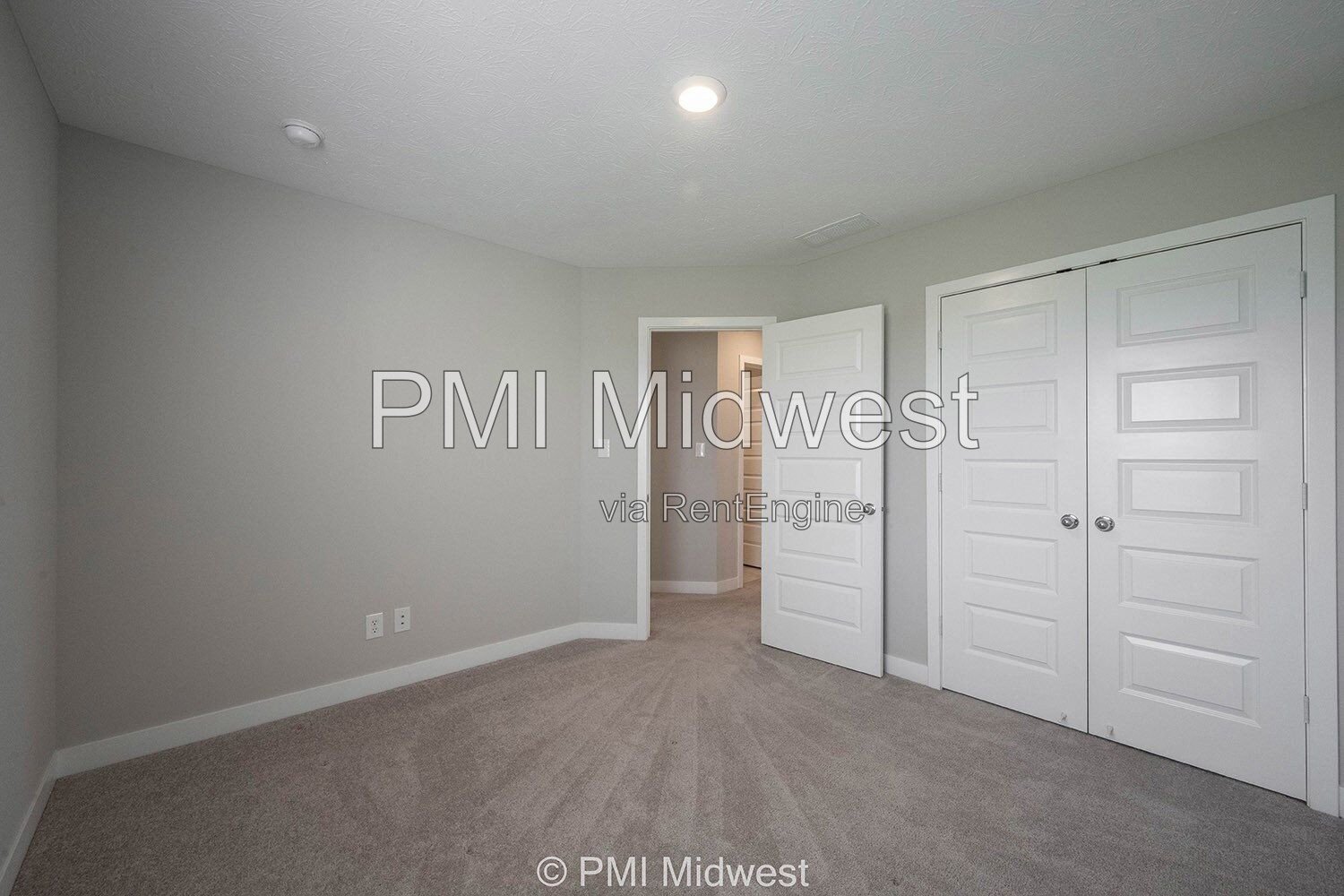 Spacious 3-Bed, 3.5 Bath Condo Gem in Prime Carmel Location!!! property image