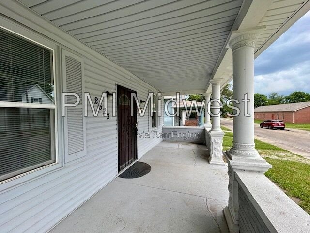 Charming 3 Bedroom 2 Bath House in Center Township! property image