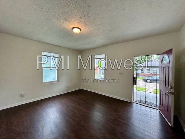 Charming 3 Bedroom 2 Bath House in Center Township! property image