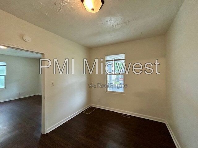 Charming 3 Bedroom 2 Bath House in Center Township! property image