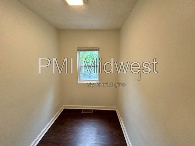 Charming 3 Bedroom 2 Bath House in Center Township! property image