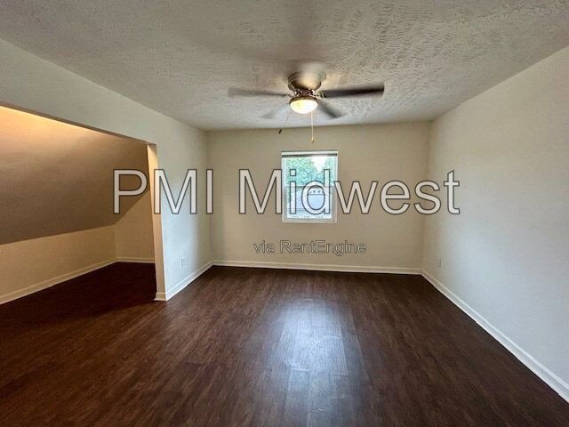 Charming 3 Bedroom 2 Bath House in Center Township! property image