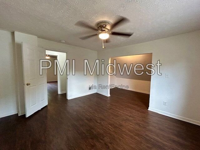 Charming 3 Bedroom 2 Bath House in Center Township! property image