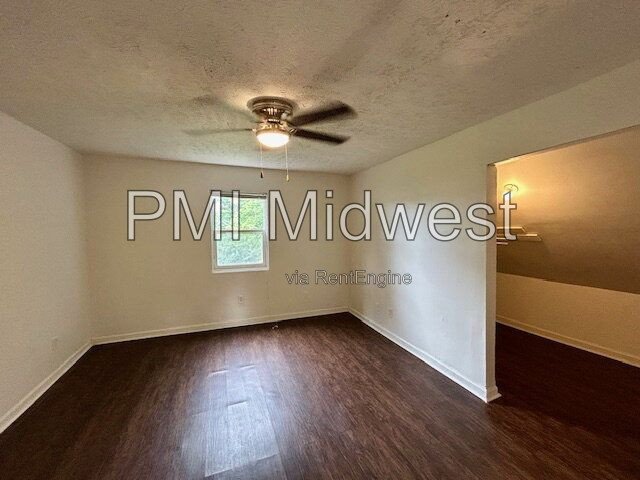 Charming 3 Bedroom 2 Bath House in Center Township! property image