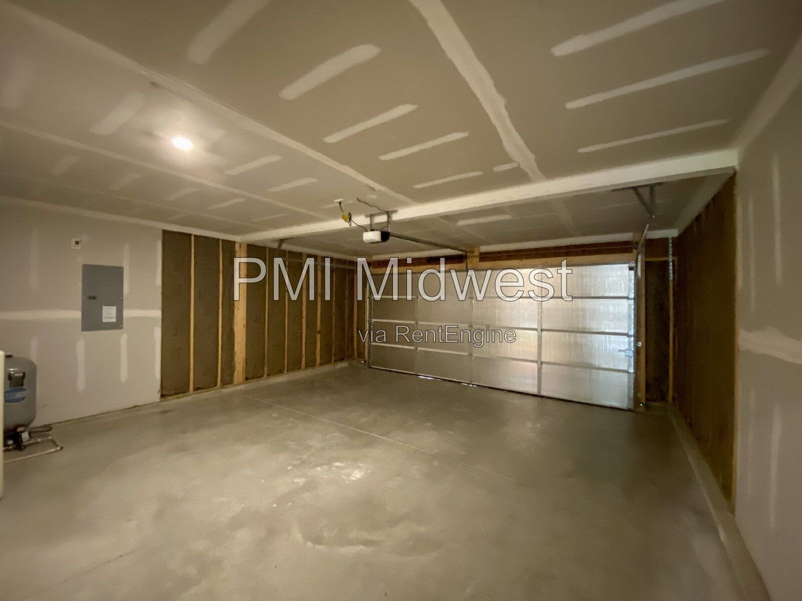 Lovely 5 Bedroom 3 Bathroom New Build in Muncie! property image