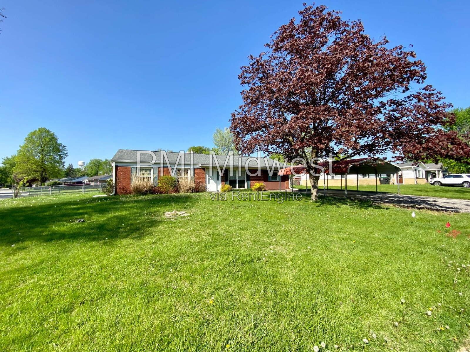 Great 4 Bedroom 2 Bathroom Red Brick Ranch Home in New Whiteland! property image