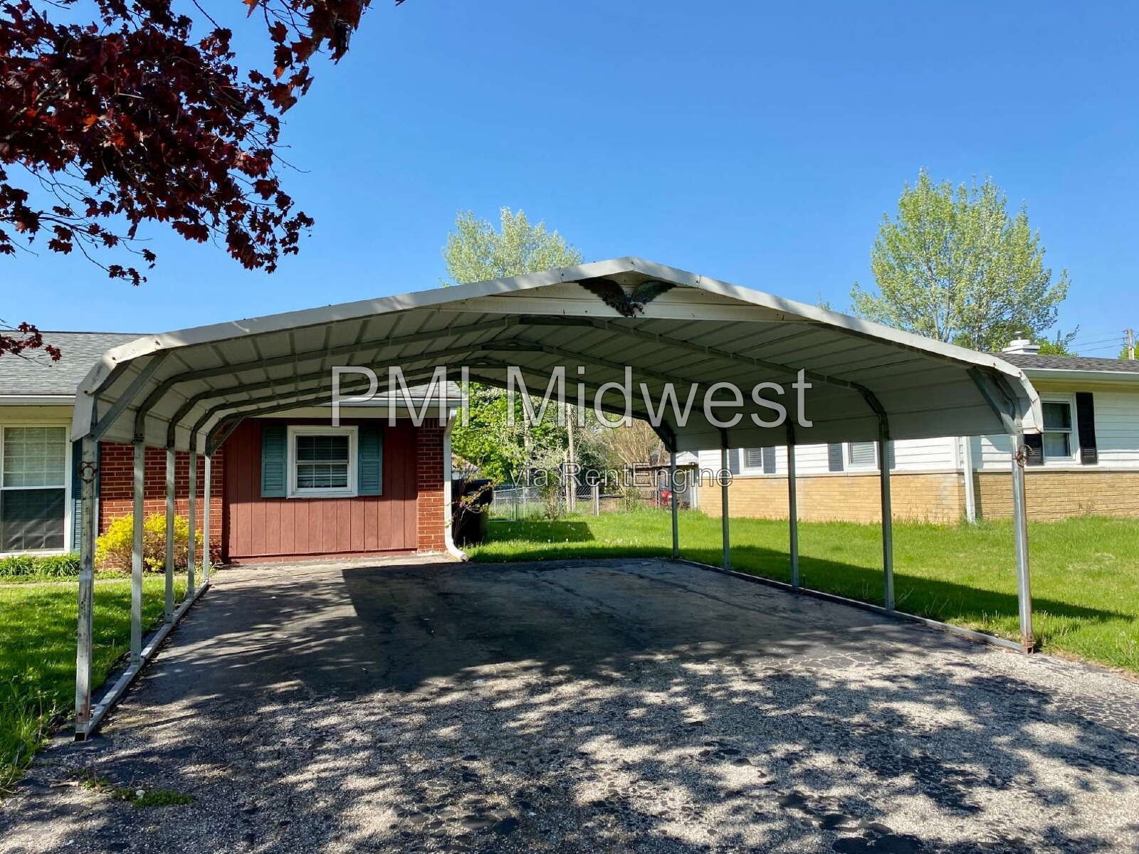 Great 4 Bedroom 2 Bathroom Red Brick Ranch Home in New Whiteland! property image