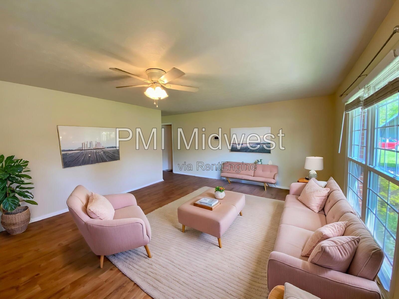 Great 4 Bedroom 2 Bathroom Red Brick Ranch Home in New Whiteland! property image