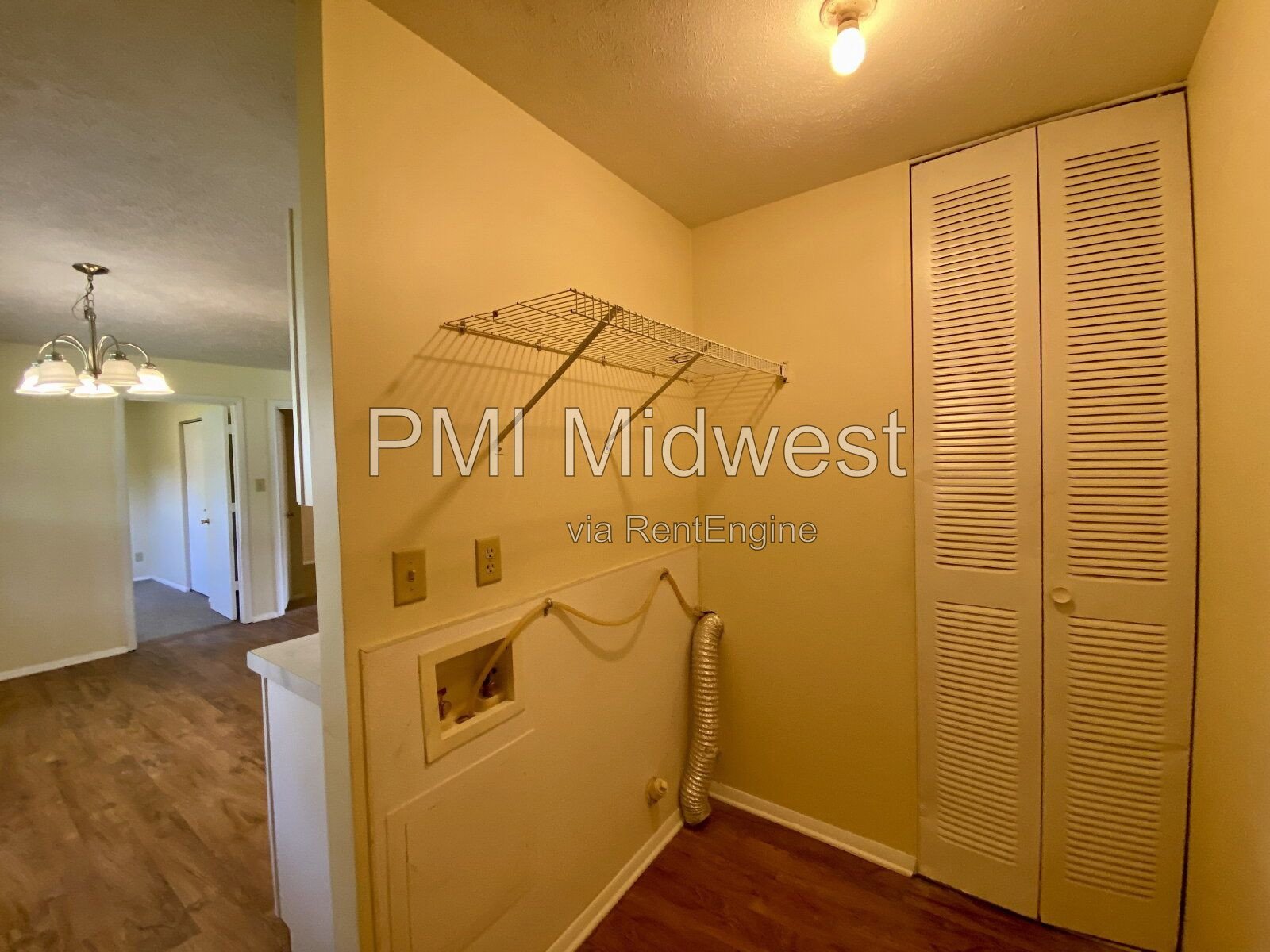 Great 4 Bedroom 2 Bathroom Red Brick Ranch Home in New Whiteland! property image