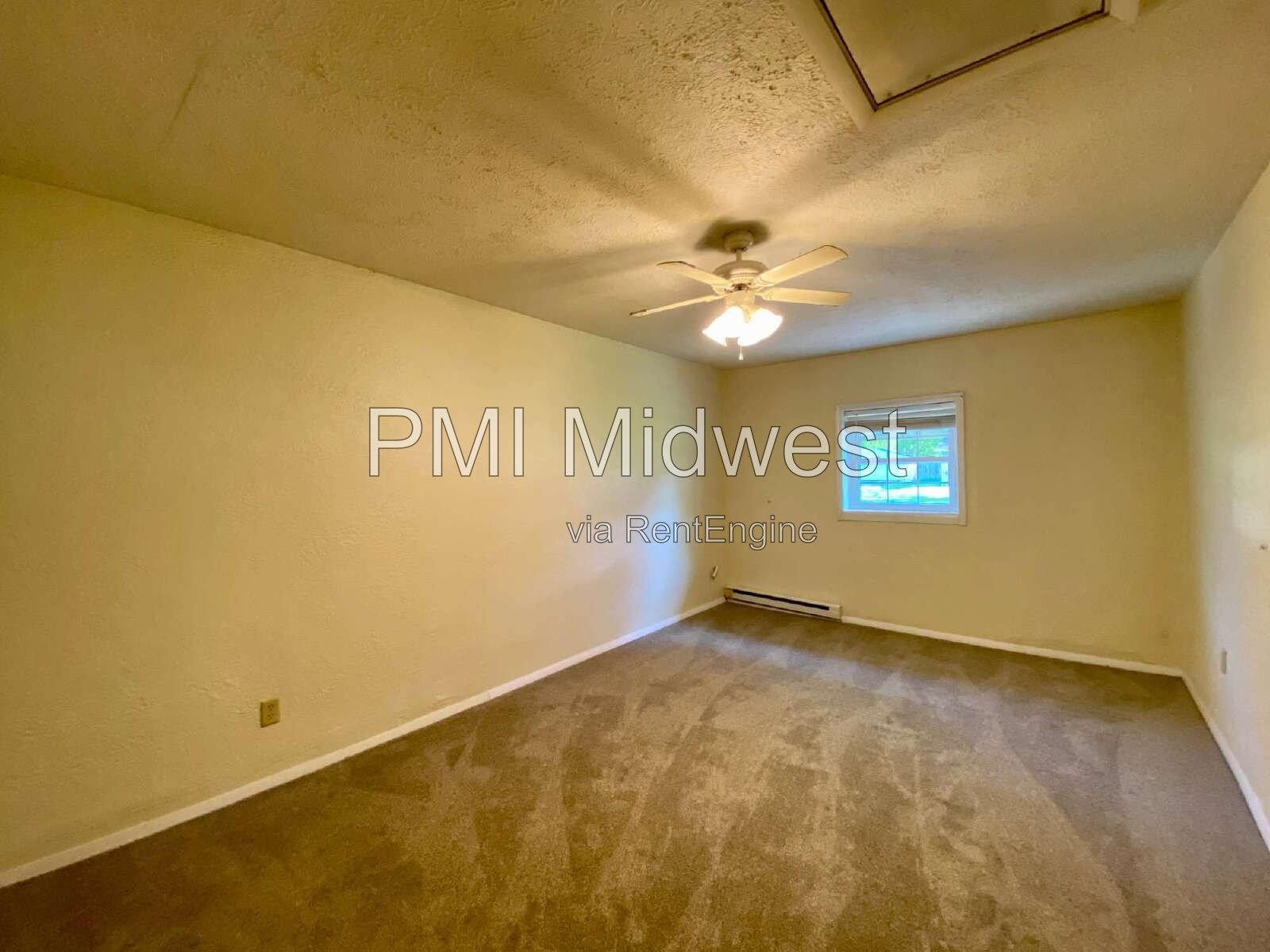 Great 4 Bedroom 2 Bathroom Red Brick Ranch Home in New Whiteland! property image