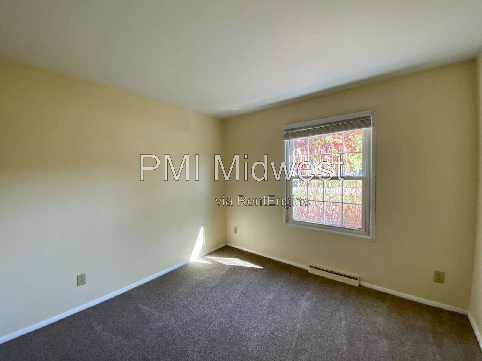 Great 4 Bedroom 2 Bathroom Red Brick Ranch Home in New Whiteland! property image