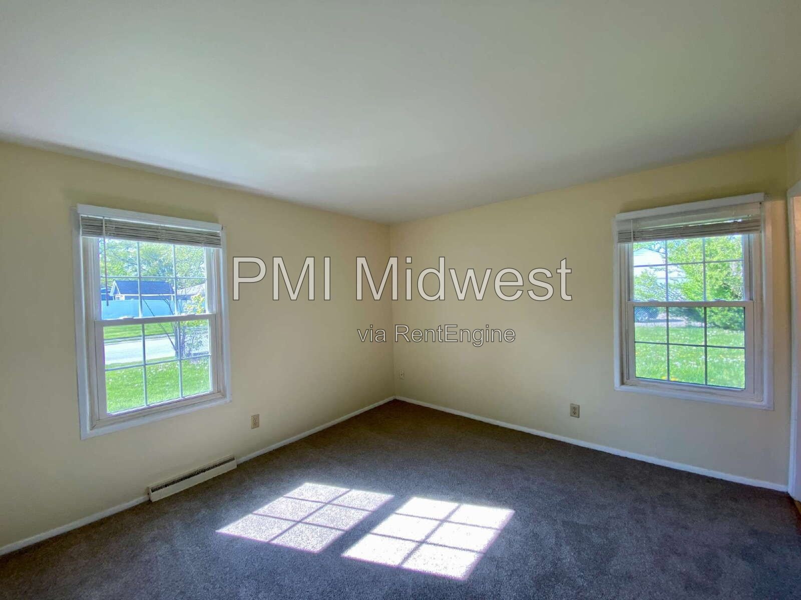 Great 4 Bedroom 2 Bathroom Red Brick Ranch Home in New Whiteland! property image