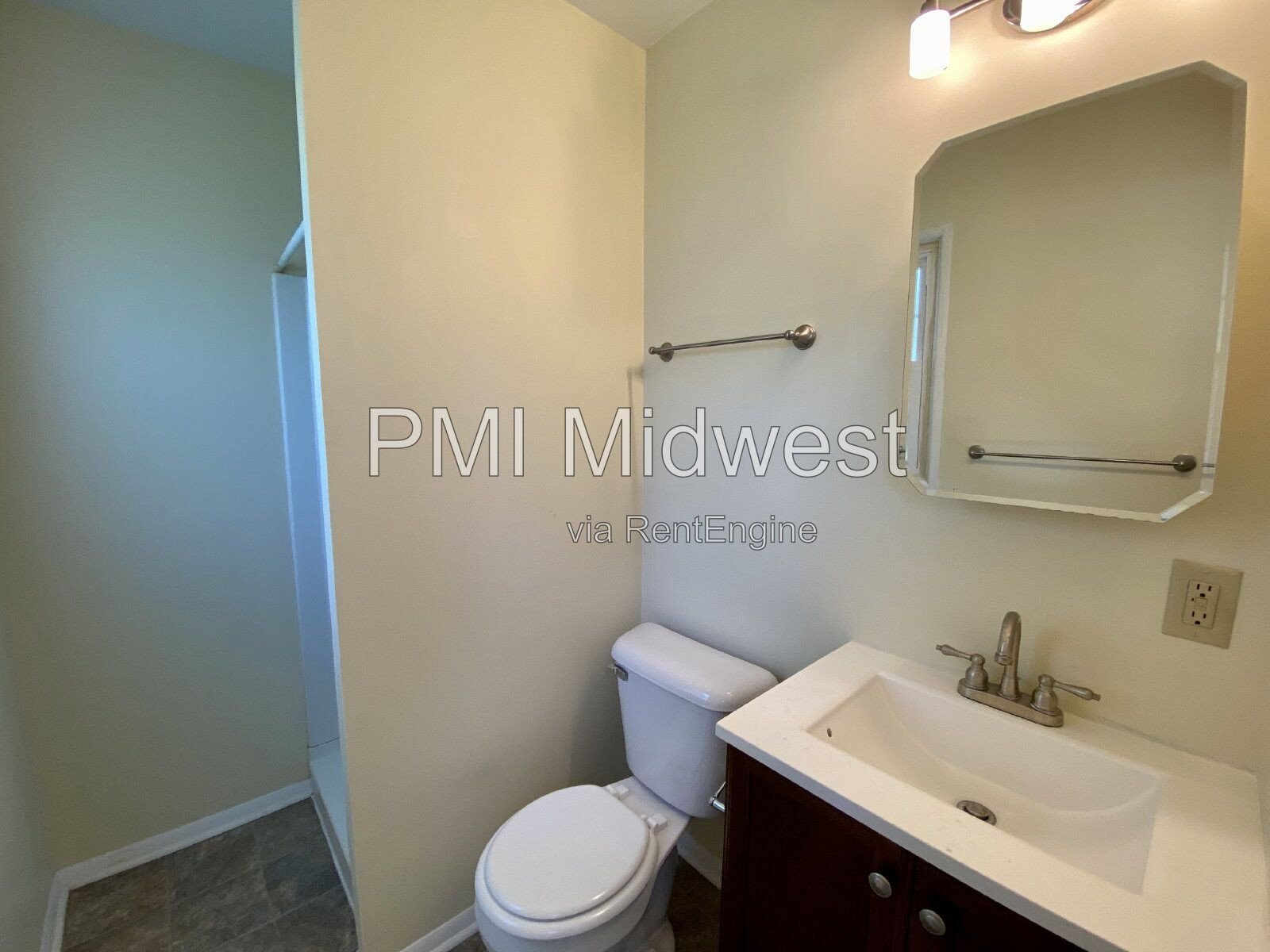 Great 4 Bedroom 2 Bathroom Red Brick Ranch Home in New Whiteland! property image
