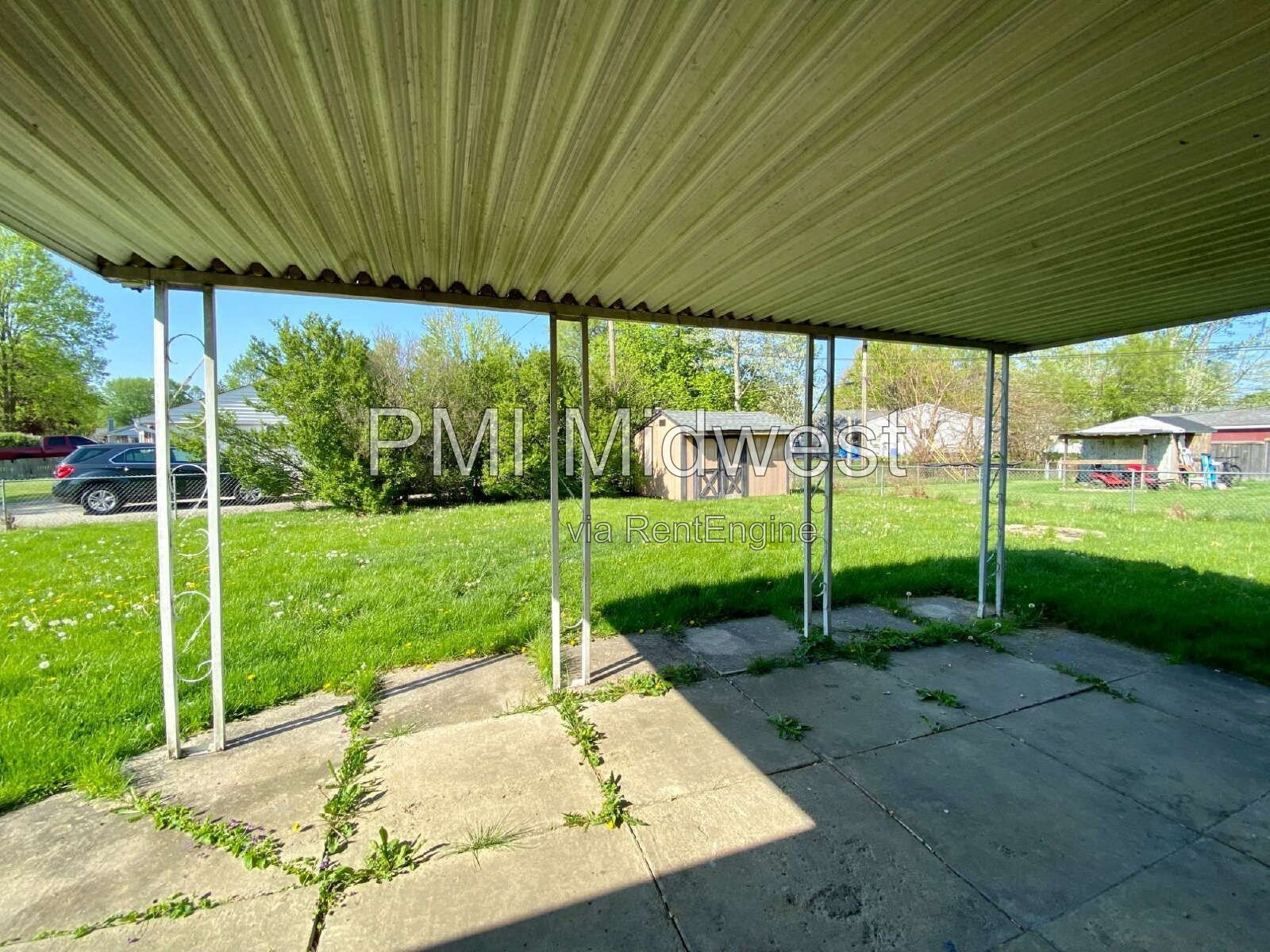 Great 4 Bedroom 2 Bathroom Red Brick Ranch Home in New Whiteland! property image