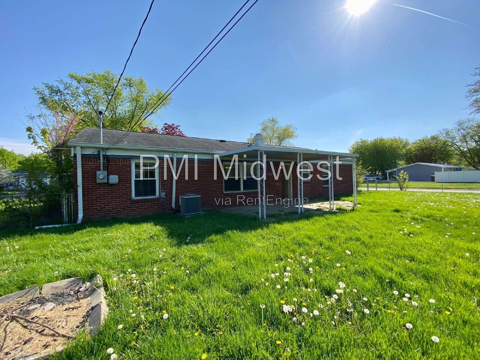 Great 4 Bedroom 2 Bathroom Red Brick Ranch Home in New Whiteland! property image