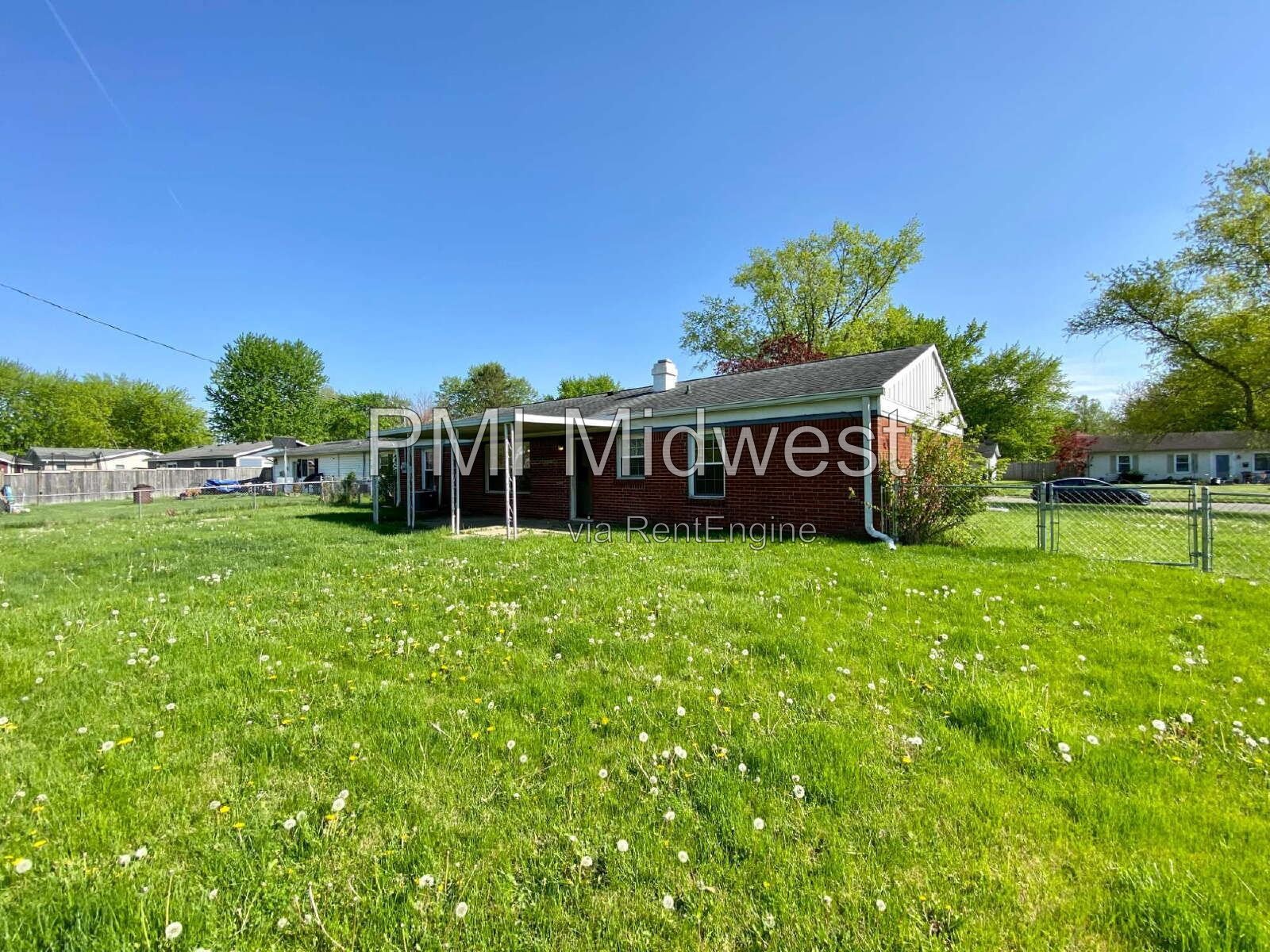 Great 4 Bedroom 2 Bathroom Red Brick Ranch Home in New Whiteland! property image