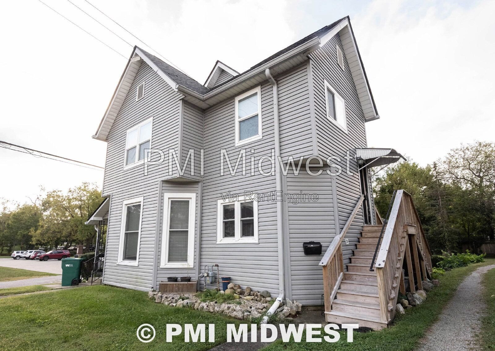 Gorgeous 3 Bedroom 1 Bathroom Victorian Apartment in Franklin Township! property image