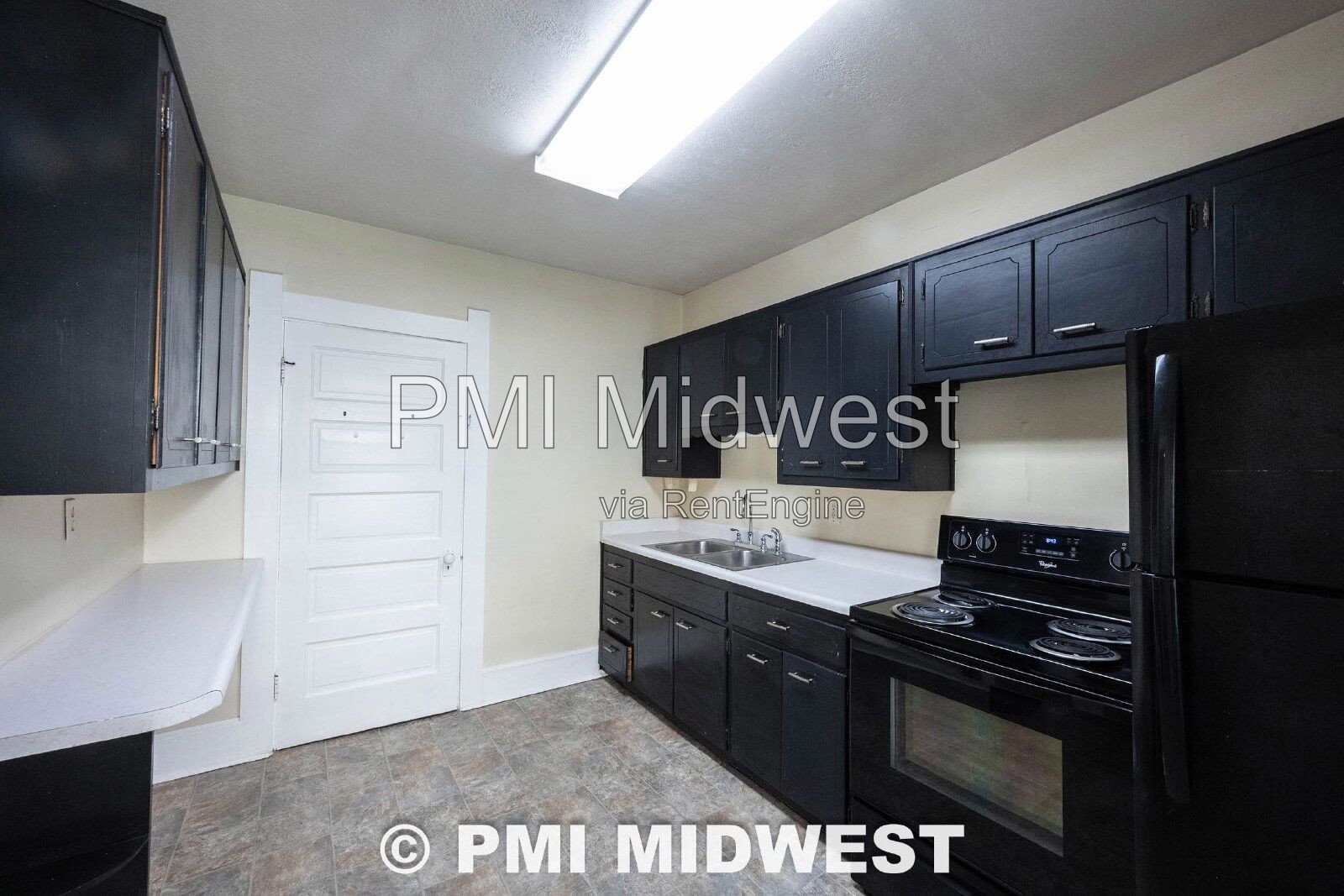 Gorgeous 3 Bedroom 1 Bathroom Victorian Apartment in Franklin Township! property image