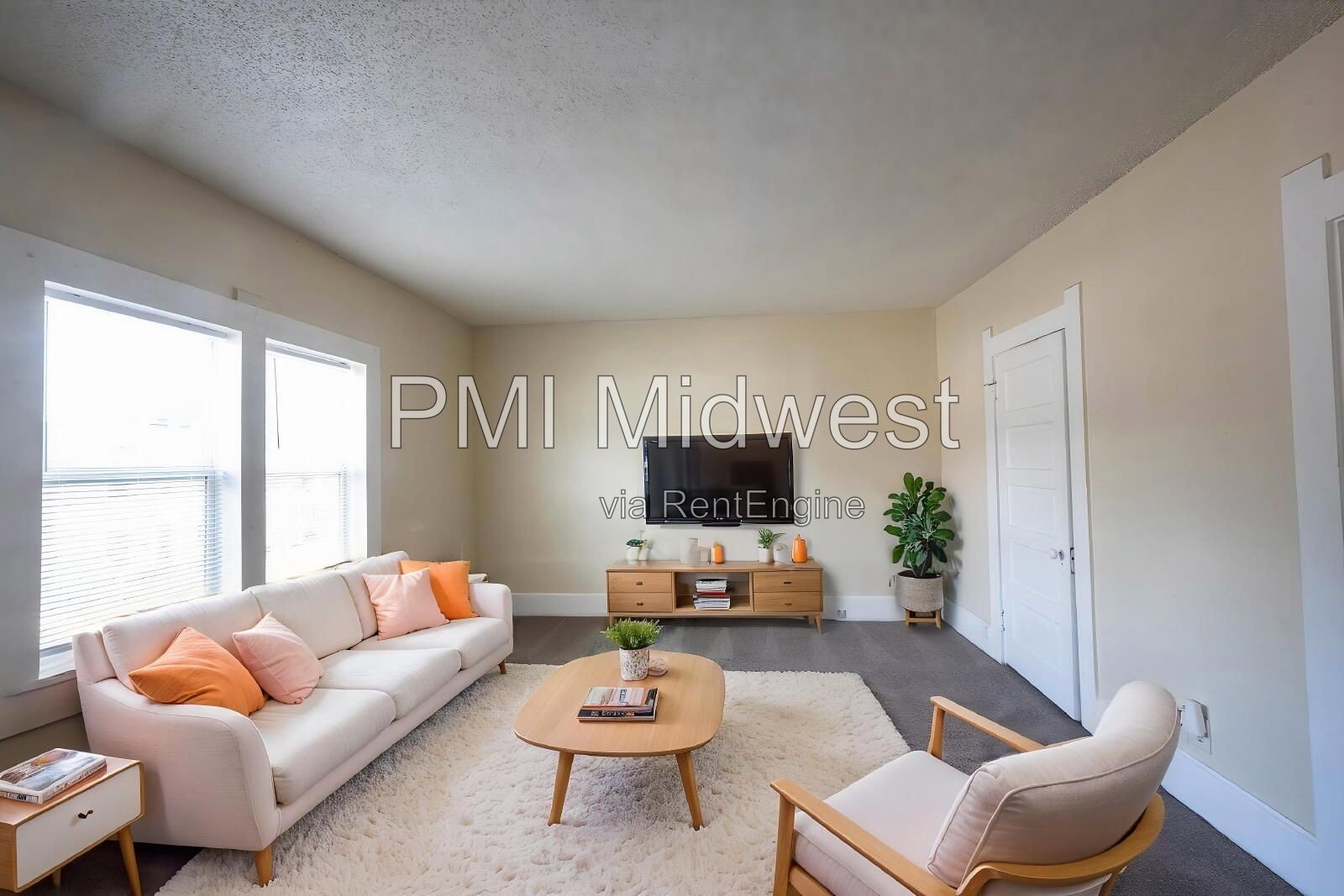 Gorgeous 3 Bedroom 1 Bathroom Victorian Apartment in Franklin Township! property image