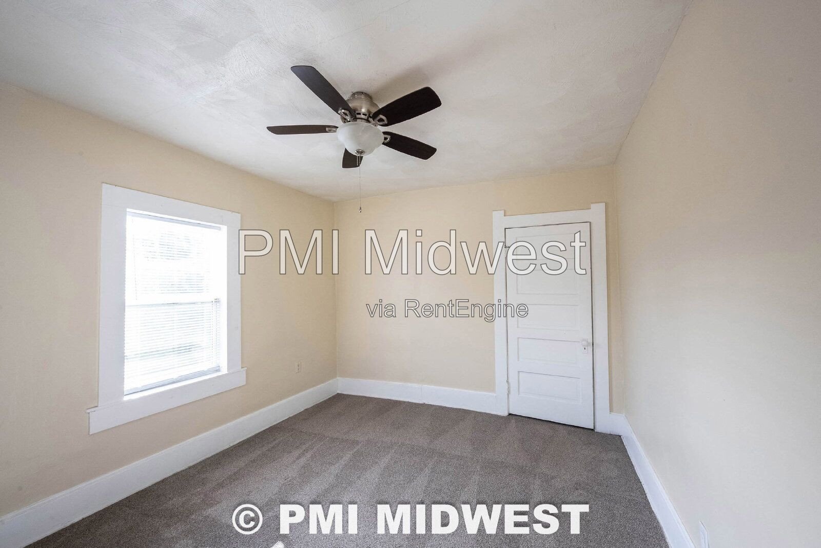 Gorgeous 3 Bedroom 1 Bathroom Victorian Apartment in Franklin Township! property image