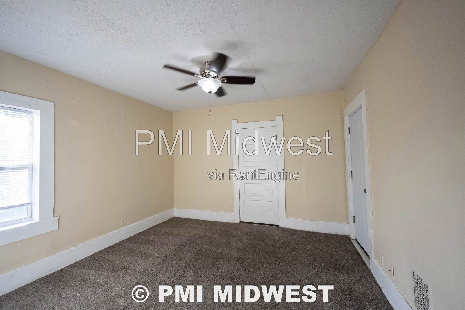 Gorgeous 3 Bedroom 1 Bathroom Victorian Apartment in Franklin Township! property image