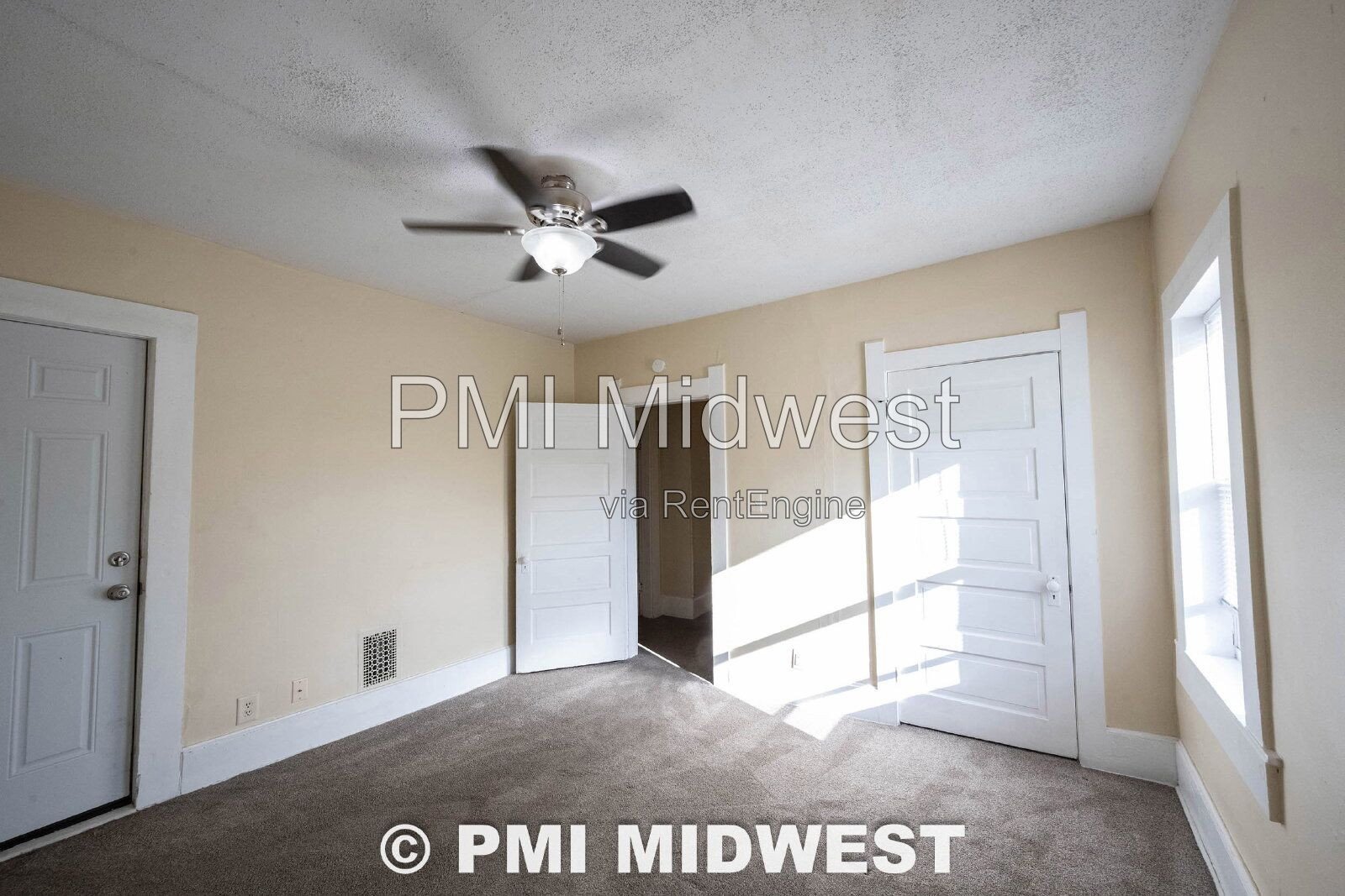Gorgeous 3 Bedroom 1 Bathroom Victorian Apartment in Franklin Township! property image