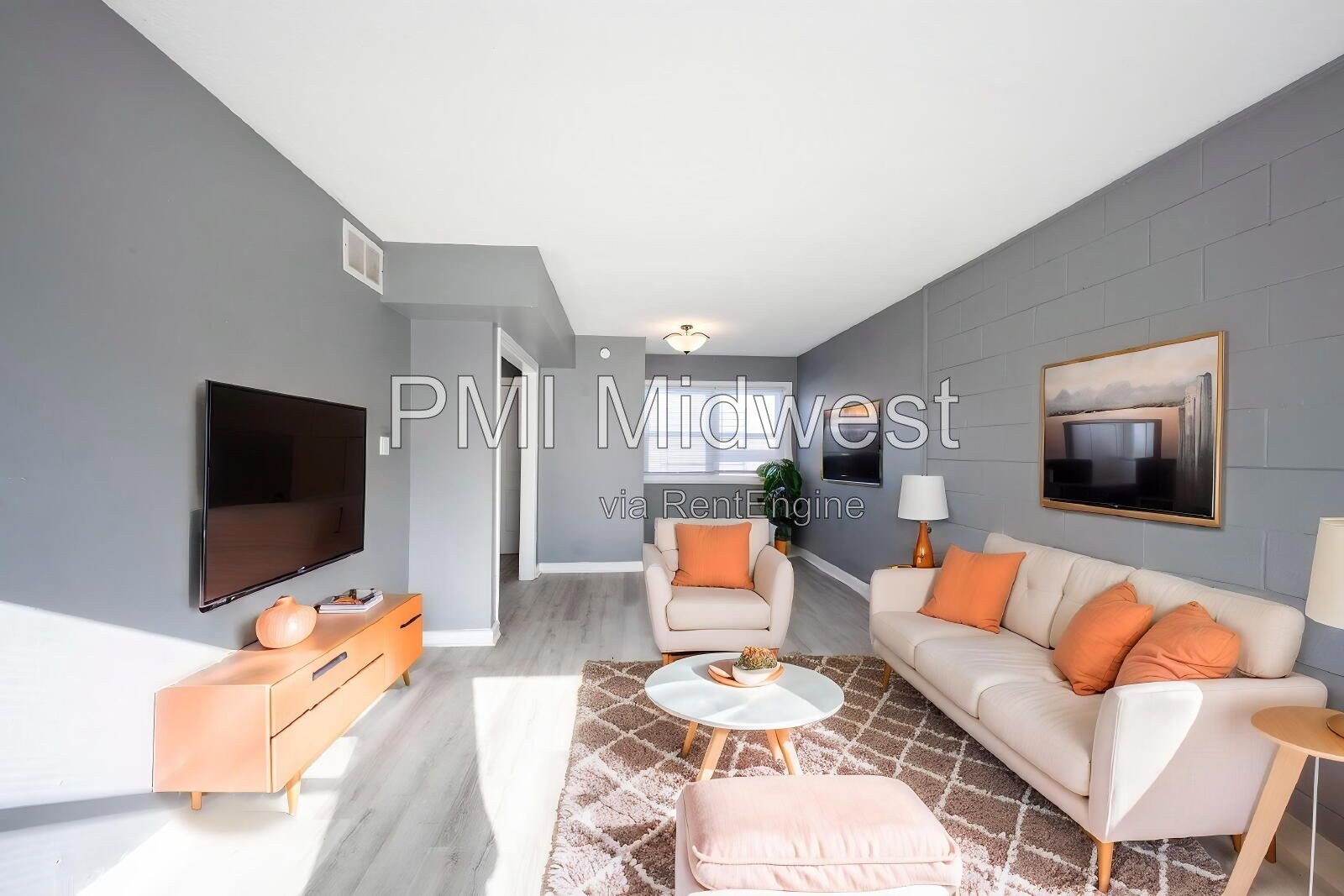 Cozy 2 Bedroom Apartment in Indianapolis with Spacious Layout and Convenient Location property image