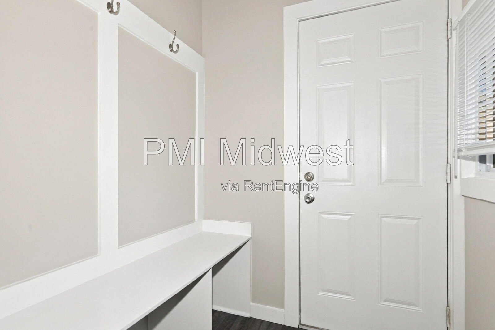 Charming 3-Bedroom Duplex Haven in the Heart of Indianapolis – Spacious 1,400 Sq Ft Layout! property image