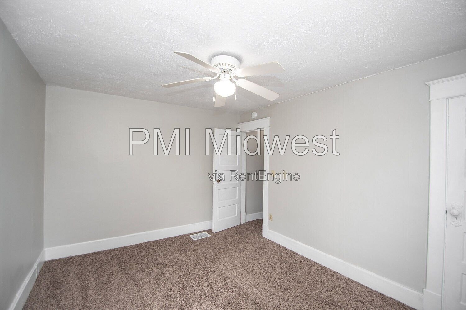 Charming 3-Bedroom Duplex Haven in the Heart of Indianapolis – Spacious 1,400 Sq Ft Layout! property image