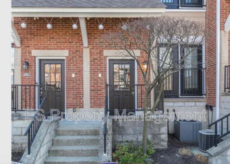 Beautiful 2 Bedroom 2 Bathroom Townhome in Broad Ripple!! property image