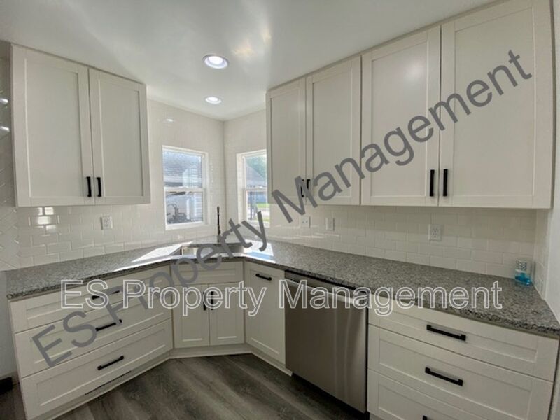 COMING SOON!! Stunning 2-Bedroom, 2-Full Bathroom Home Near Downtown Indianapolis!! property image